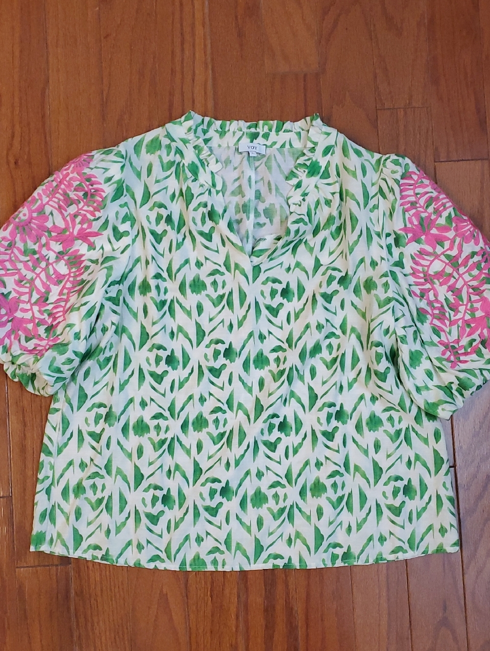 Voy Puff Short Embroidered Sleeve Green Pink Women Sz L Pullover V Neck Vacation